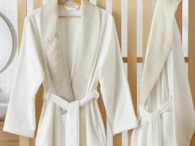 Elanor Handmade Brocaded-Linen 4 Set Bathrobe Set Ecru