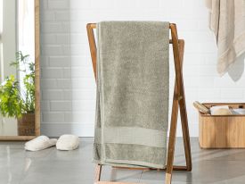 Deluxe Cottony Bath Towel 90x150 Cm Light Green