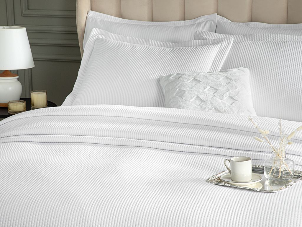 Single bed duvet hot sale and pillow set